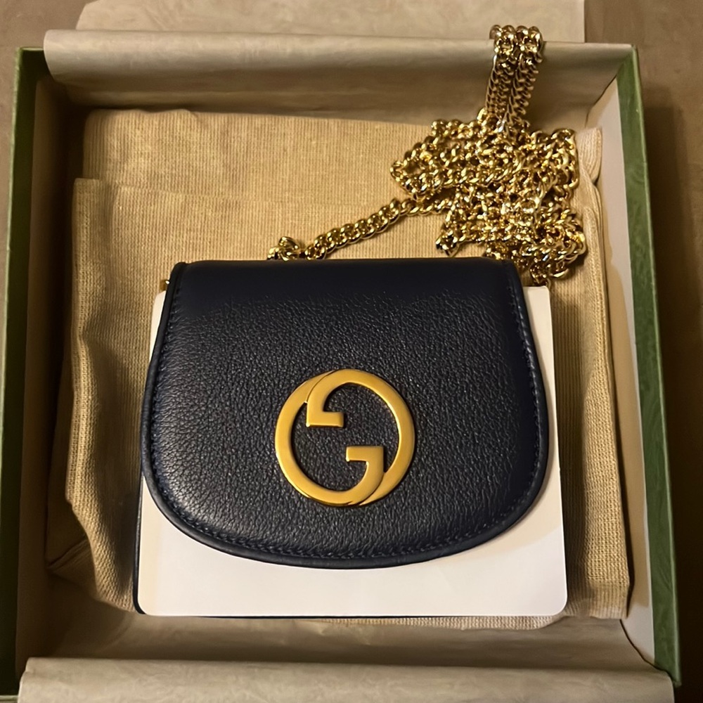 COPY - Gucci Women's Logo Plaque Blondie Medium Chain Wallet Navy